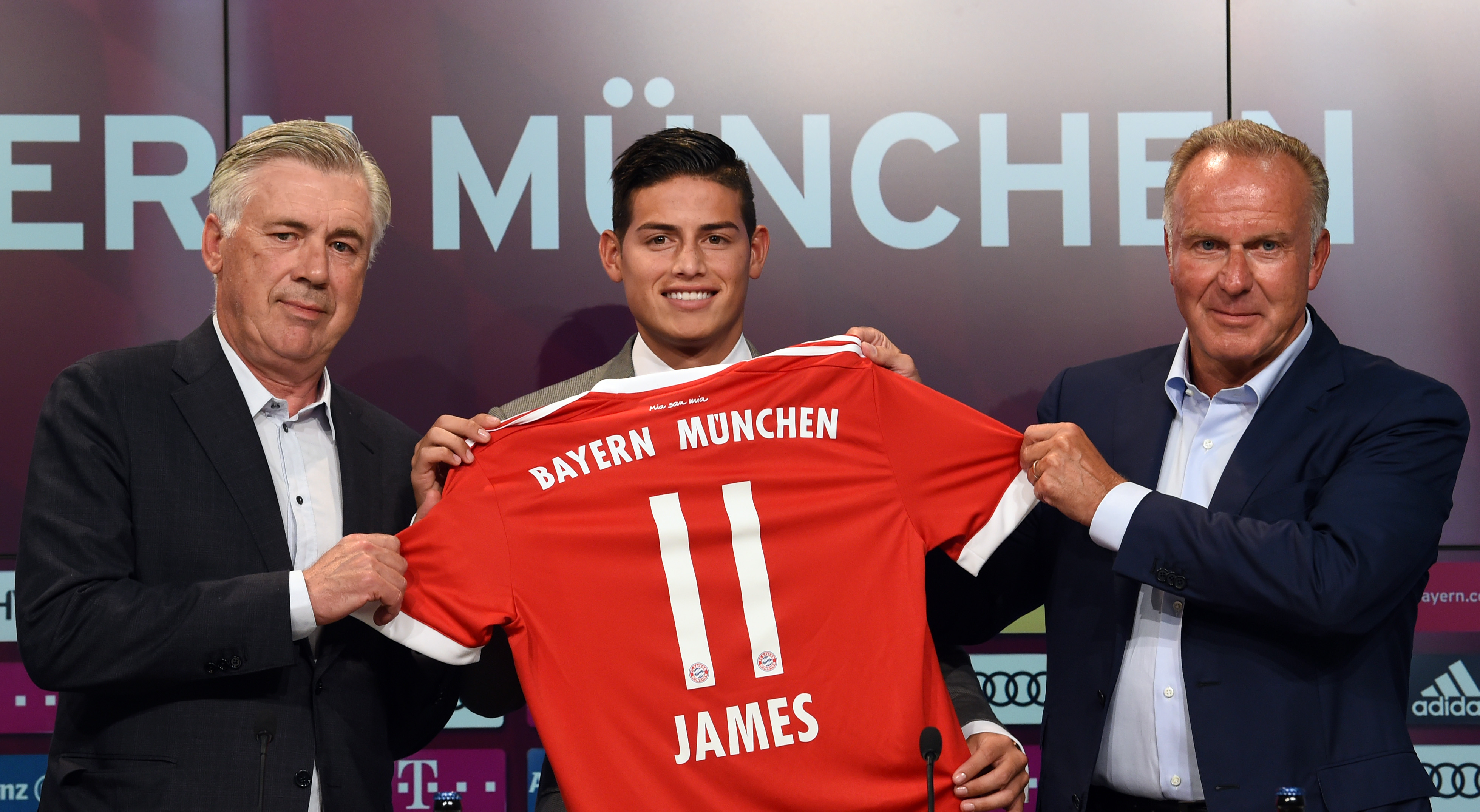 El Bayern de Múnich ficha a James Rodríguez El Bayern de Múnich ficha a James Rodríguez