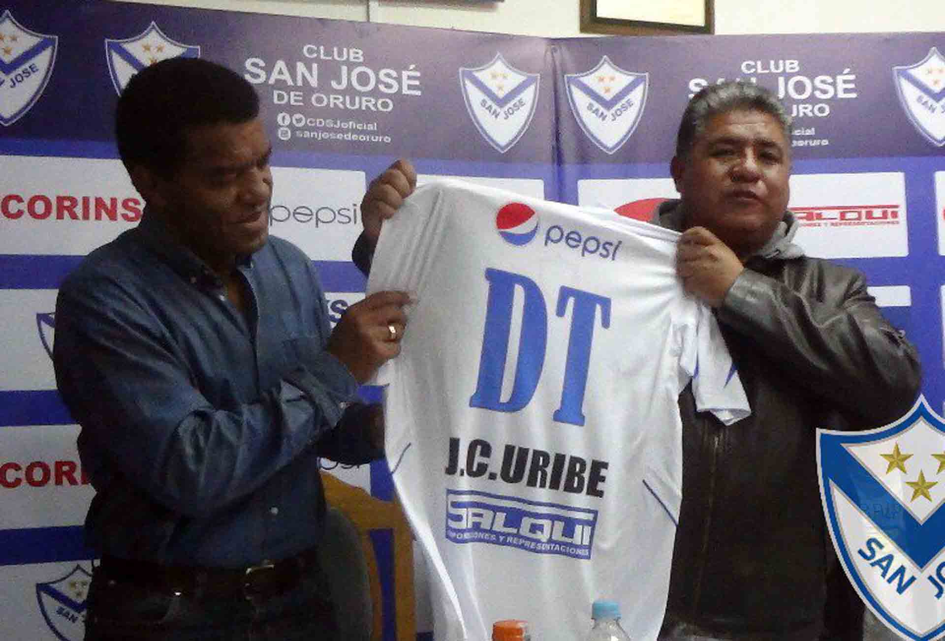 Uribe toma el mando del San José de Bolivia — PERÚ