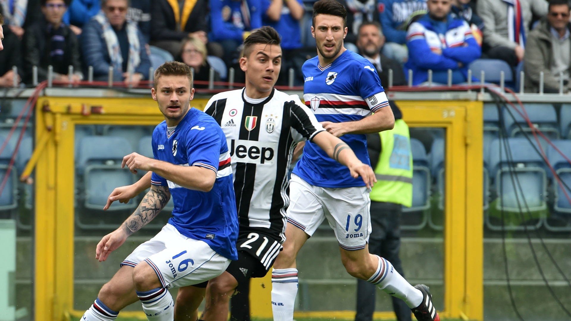Paulo Dybala Karol Linetty Sampdoria Juventus Serie A
