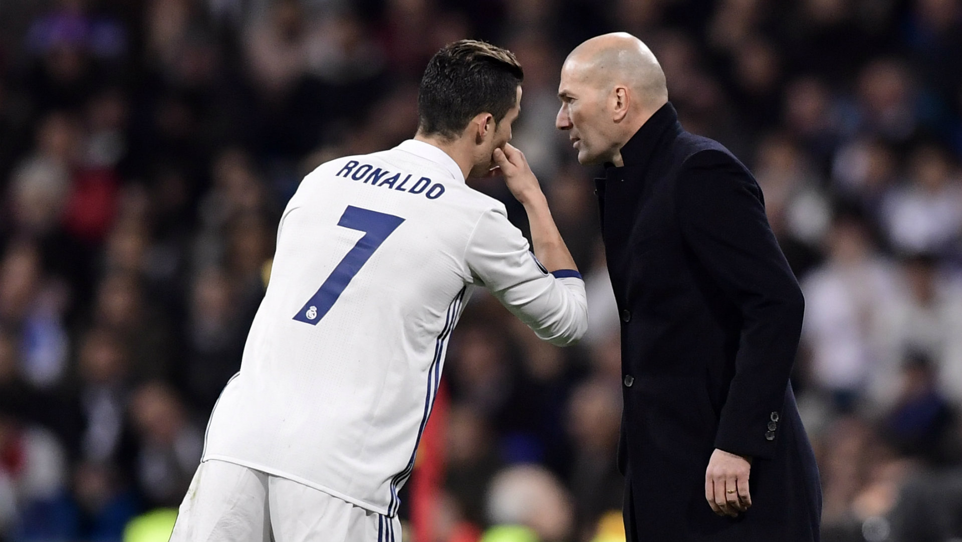 http://images.performgroup.com/di/library/GOAL/a4/75/cristiano-ronaldo-zinedine-zidane-real-madrid_zxnclh9epv7k1dr466if1qdzh.jpg