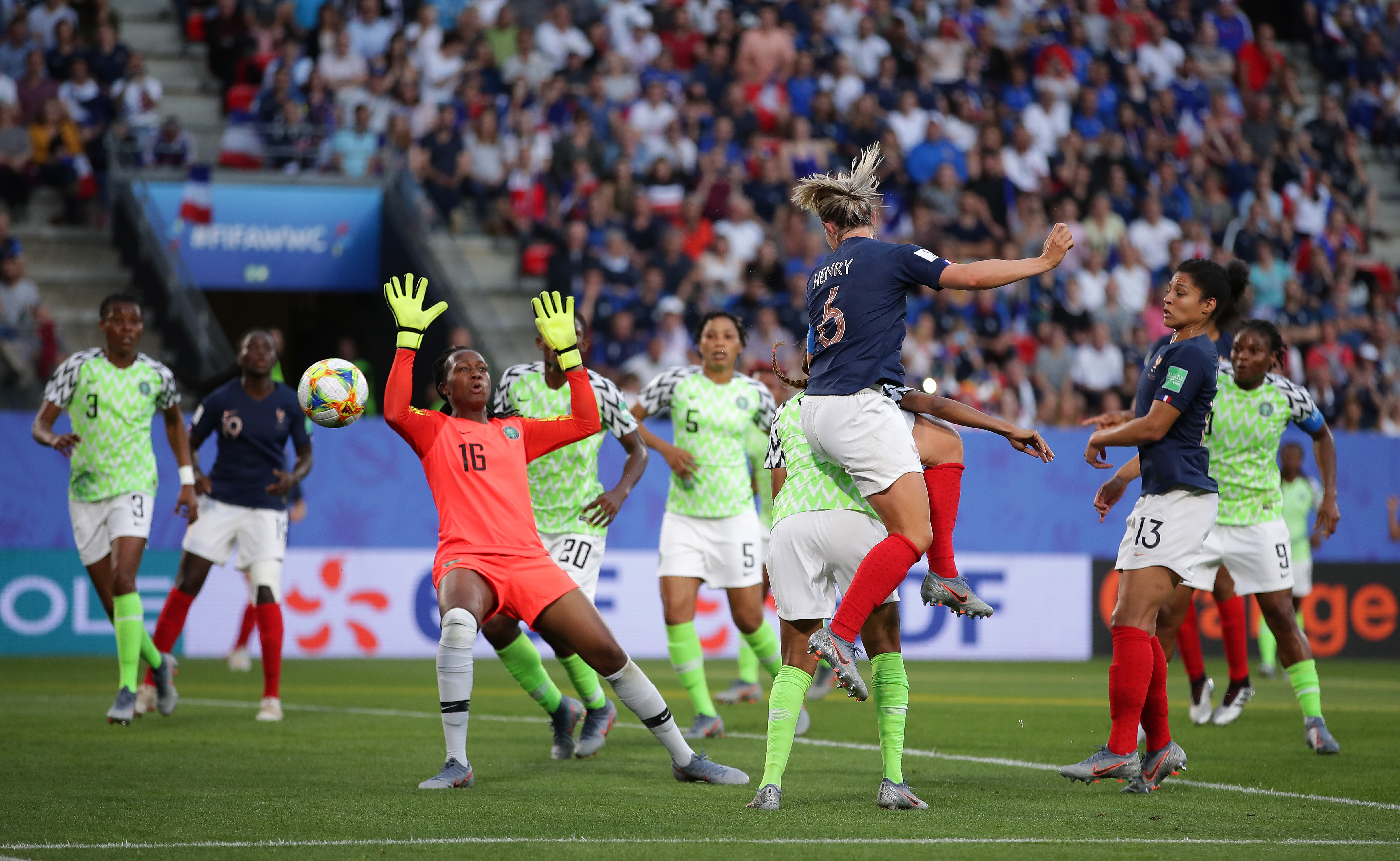 Coupe du monde féminine - Nigeria - France (0-1) - Sans briller, les Bleues assurent leur 1ère place