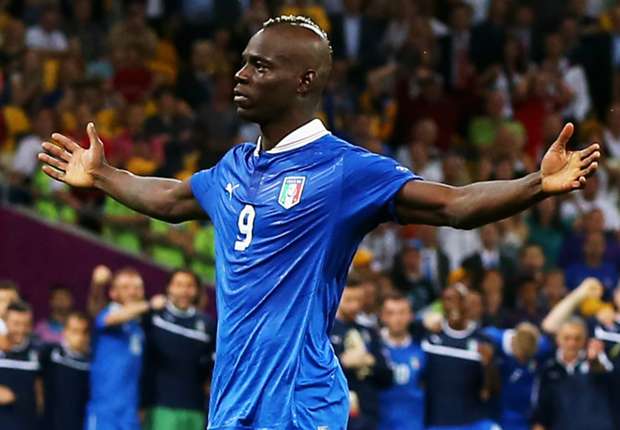 بالوتيلي: للمنتخب الإيطالي لاعب بقيمة بيرلو!
