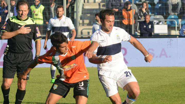 Banfield venció a Gimnasia y se afianza en zona de Libertadores