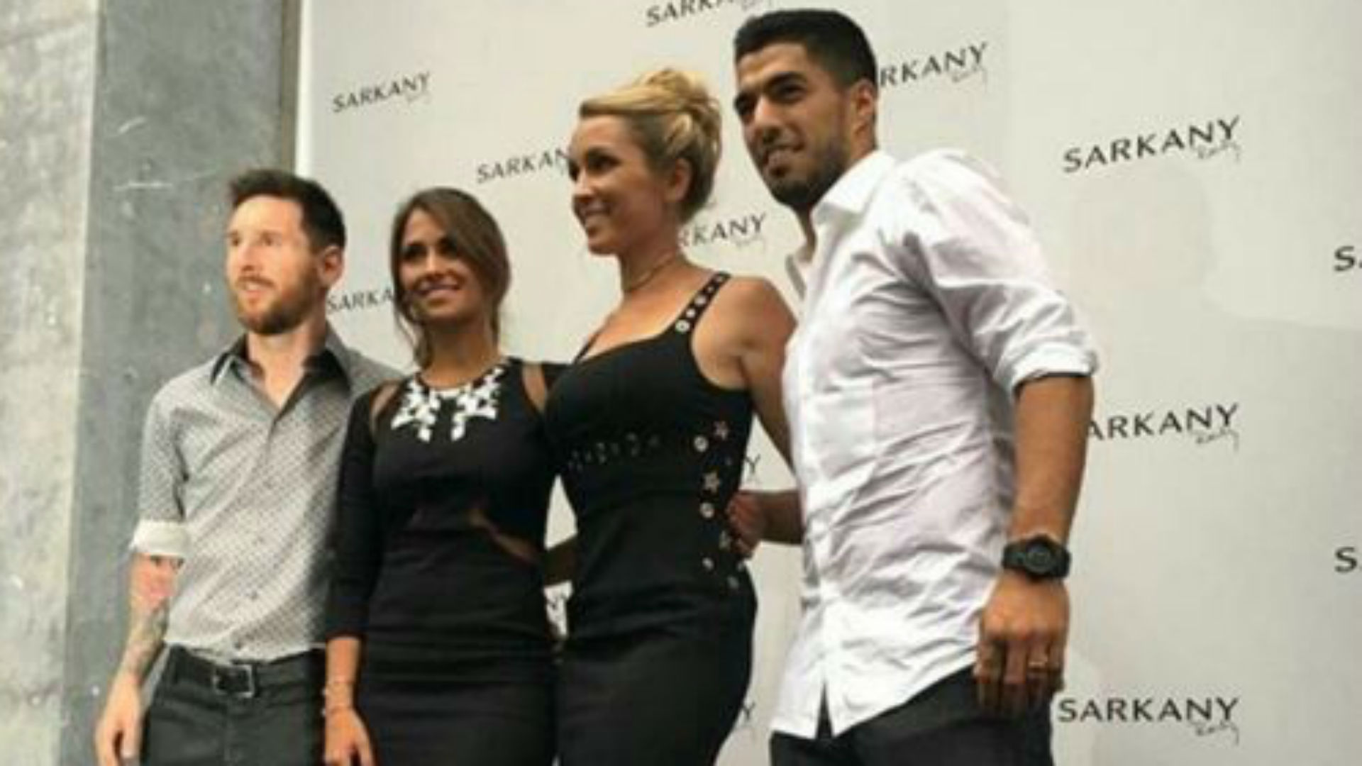 La mujer de Messi inauguró un local de Sarkany en Barcelona