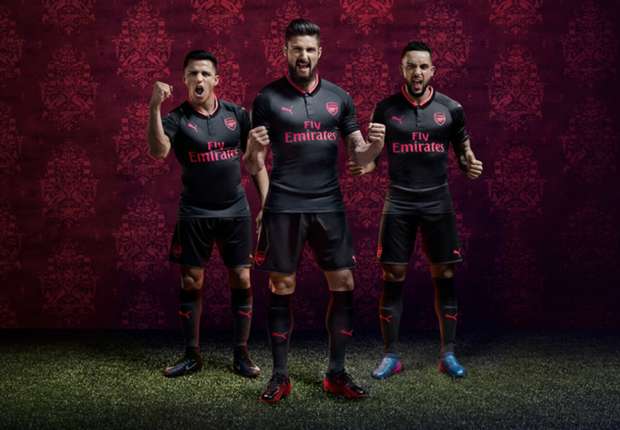 blue and pink arsenal kit