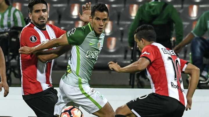 Sigue con vida: Atlético Nacional goleó a Estudiantes