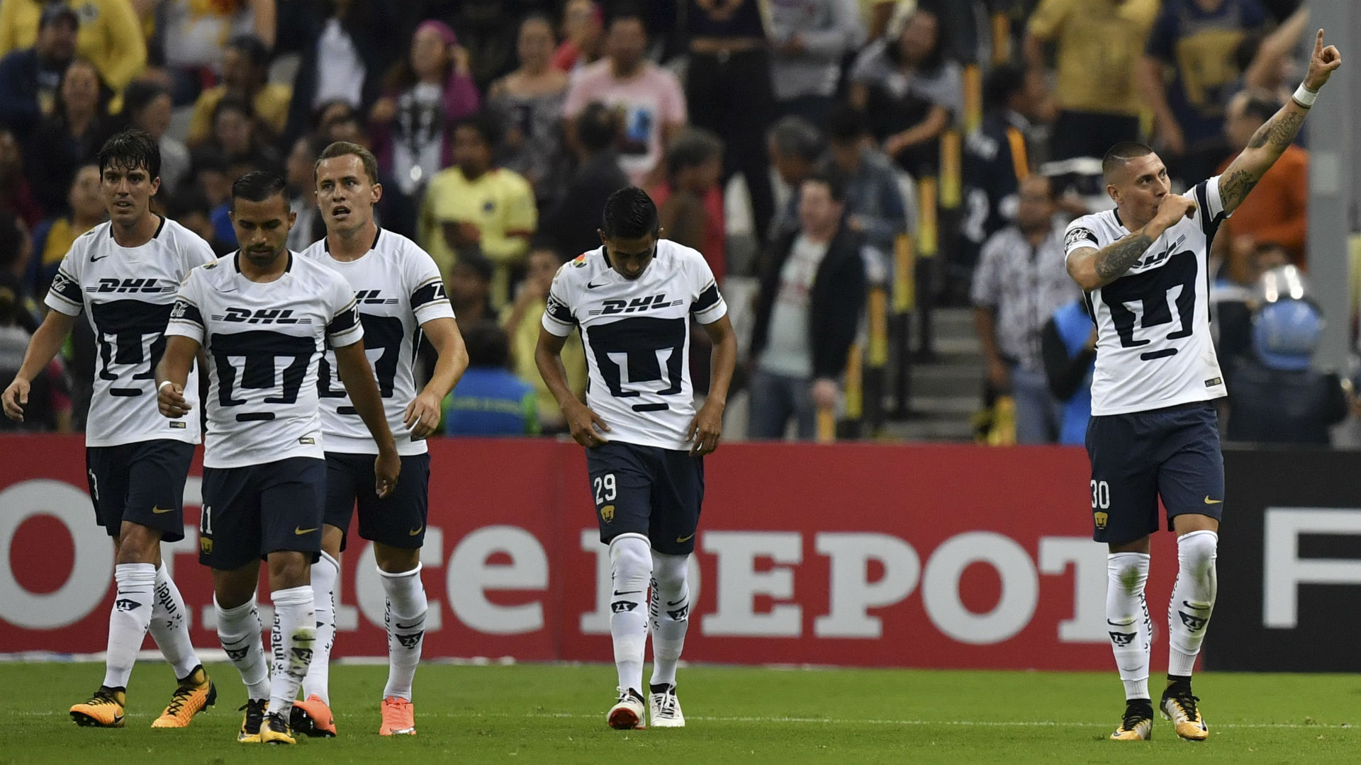 ¿El América recibió ayuda para vencer a Pumas?