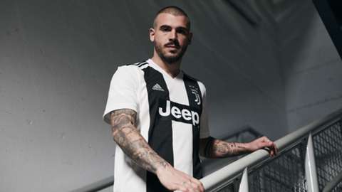 stefano-sturaro-juventus-home-kit-20182019_1toqnt5g2t1ky1eyay4zcg0i3l.jpg