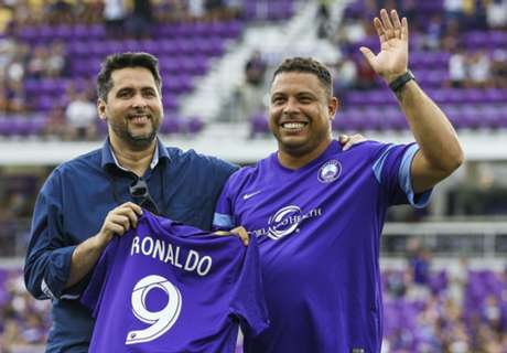 Ronaldo presented with Orlando jersey