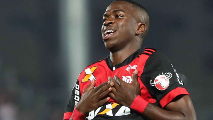 Vinicius marca su primer gol como profesional