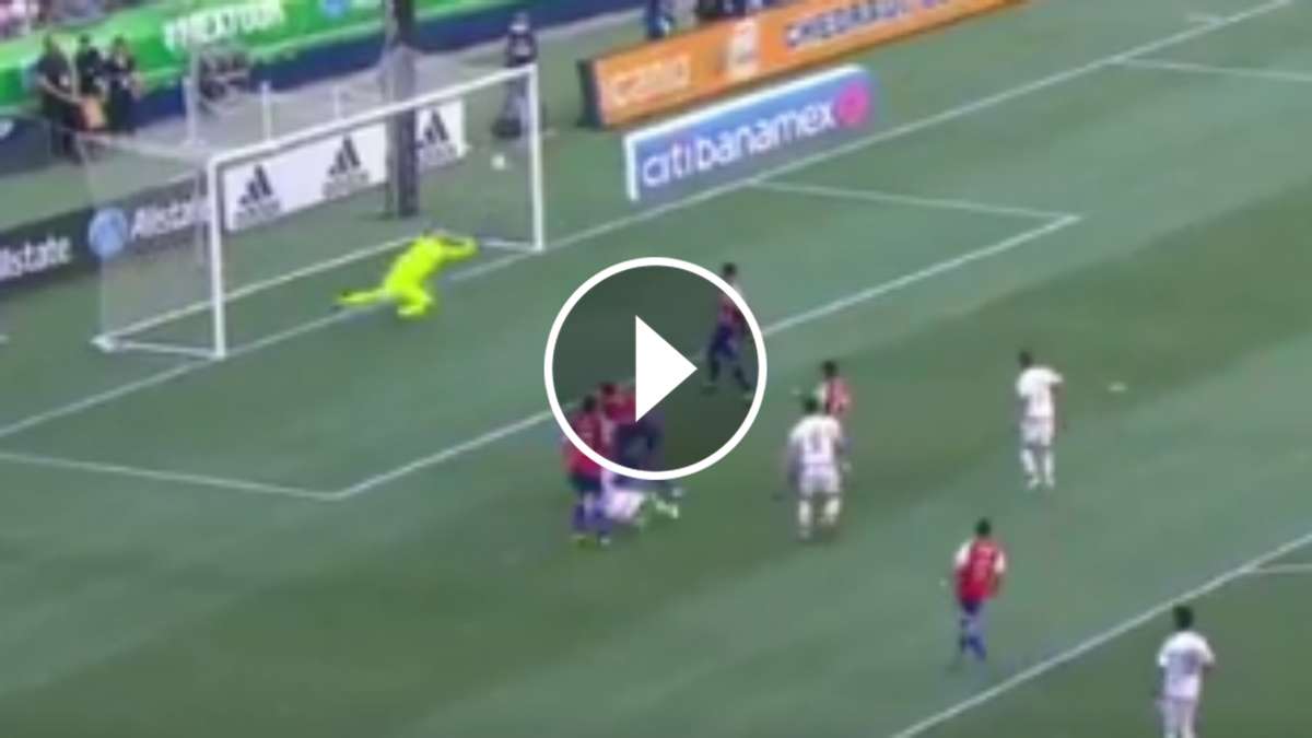 VIDEO: Pizarro abre el marcador con un golazo