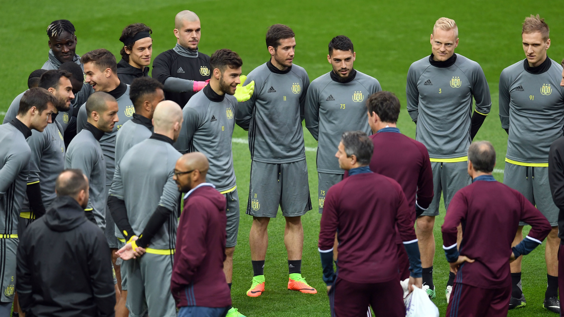 VIDEO- L'Anderlecht si allena in un parco di Manchester