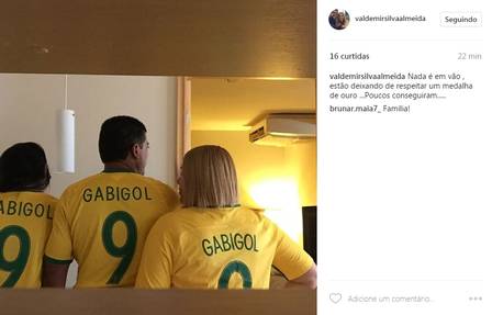 Gabigol, il bacio social con la sorella di Neymar