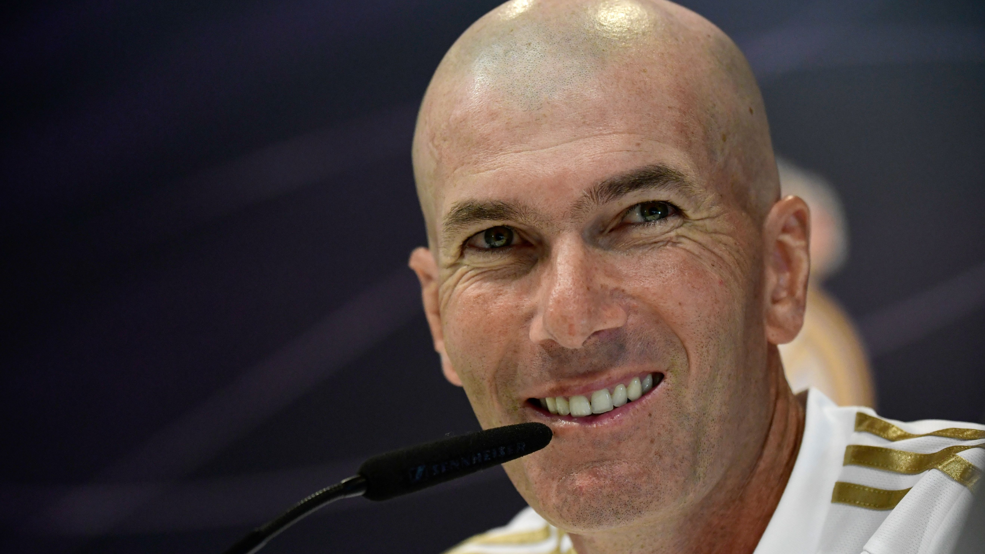 VIDEO - Real Madrid, Zidane entretient le mystère pour la fin du mercato