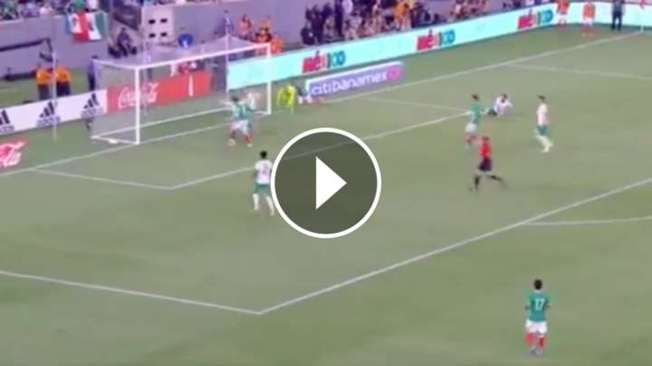 VIDEO: Carlos Vela definió con tranquilidad para el 3-0