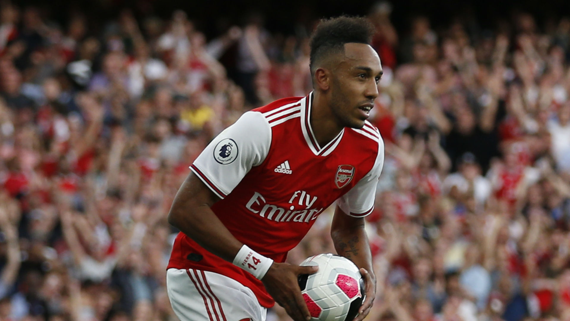 Aubameyang closing in on Thierry Henry’s Arsenal record Aubameyang closing in on Thierry Henry’s Arsenal record