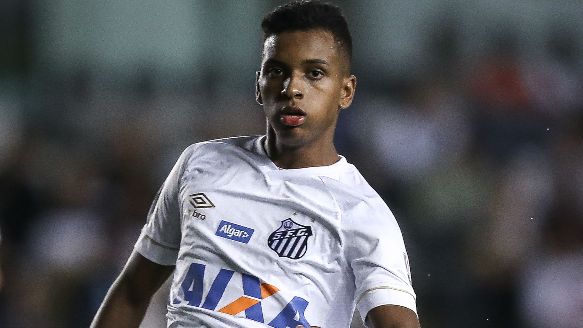  Rodrygo Silva de Goes, known as Rodrygo, is a Brazilian professional footballer who plays as a winger for Spanish club Real Madrid and the Brazil national team.