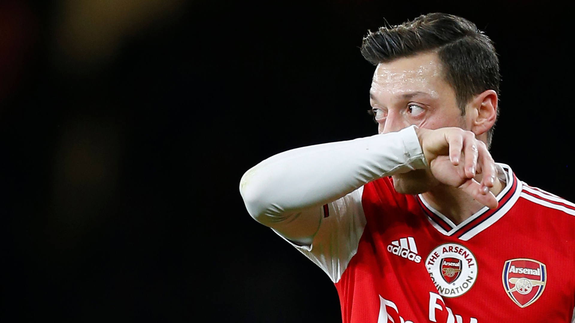 Video: Ozil 'should be annoyed' when substituted - Ljungberg