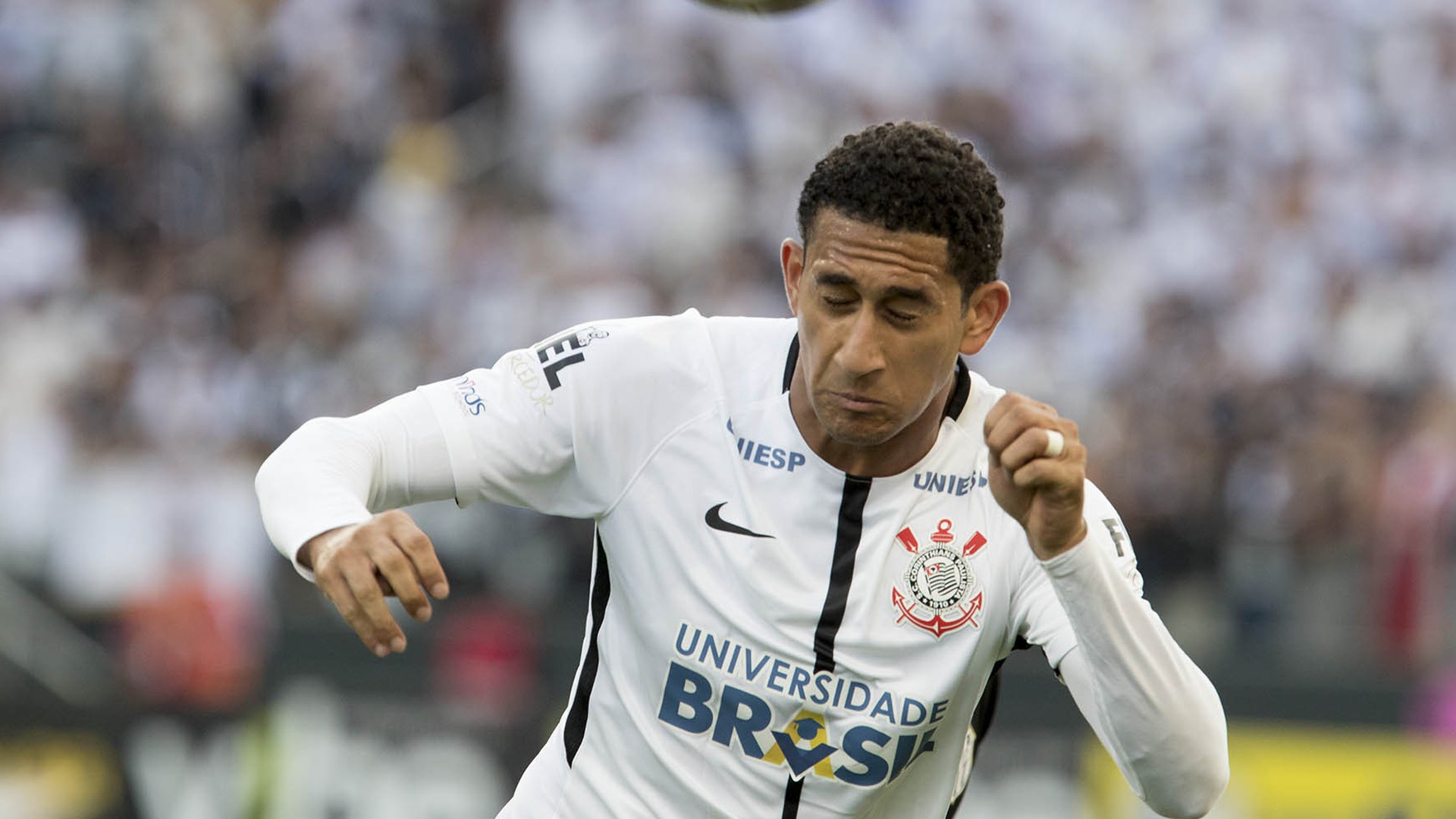 Líder Corinthians perde em casa com o último — Brasil Líder Corinthians perde em casa com o último — Brasil