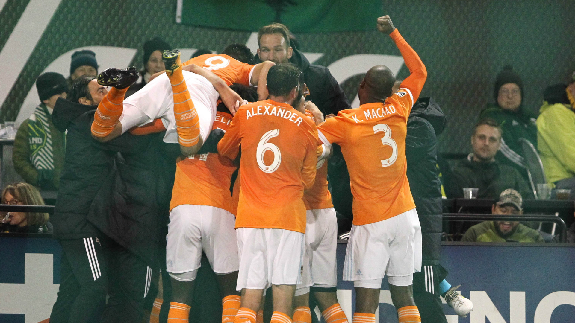 Dynamo stun Timbers to reach Western Conference final