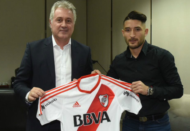 Fútbol: Milton Casco amplió su contrato con River Plate