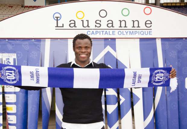 FC Lausanne-Sport celebrate Taye Taiwo at 32