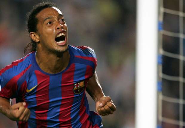 Barcelona sign Ronaldinho... again!