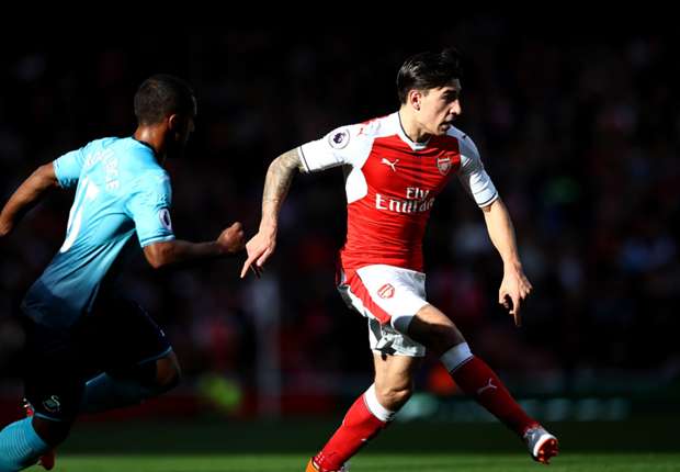 Hector Bellerin Arsenal Swansea Premier League 151016