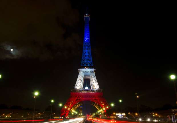'We will never forget' - Football honours Paris terror victims one year on