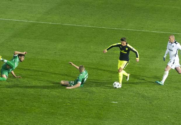 'So beautiful I started crying' - Twitter reacts to Ozil's magnificent winner against Ludogorets