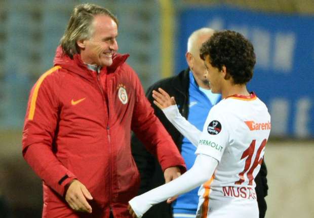 Galatasaray hand debut to 14-year-old Mustafa Kapi