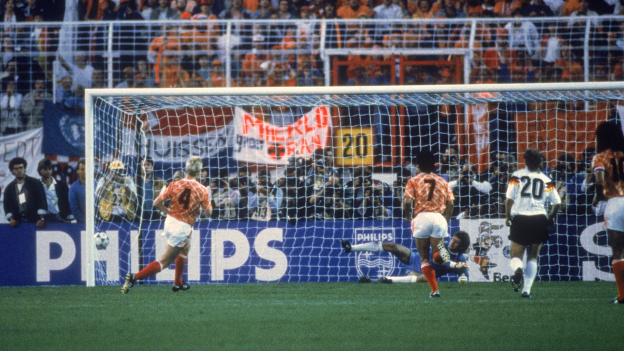 Ronald Koeman Netherlands West Germany Euro 1988