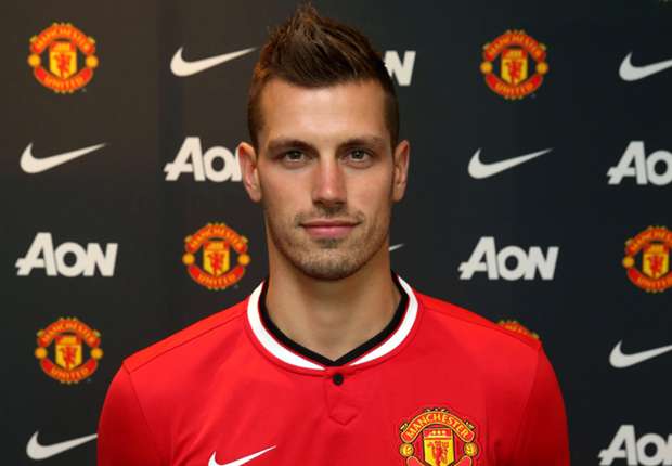 Schneiderlin: Manchester United want to win everything