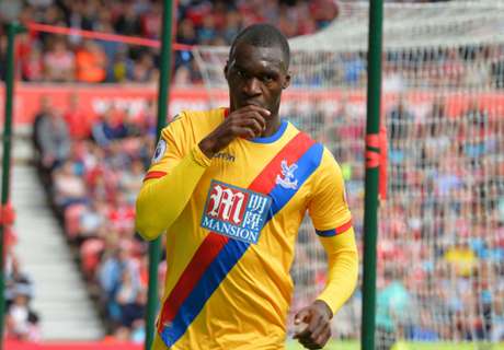 Benteke earns Palace point at Everton
