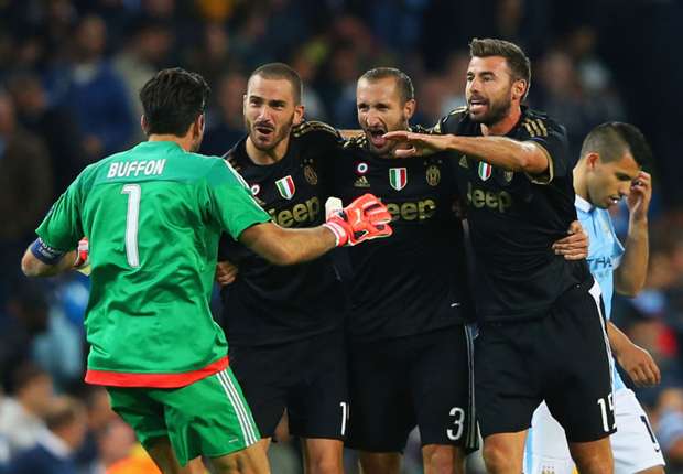Un altro giocatore passato dalla serie b è giorgio chiellini. Buffon Barzagli Bonucci Chiellini - Buffon&Barzagli, double wall Juventus: 57% di clean sheet ...