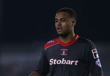 VIDEO: Incredible 30-yard lob