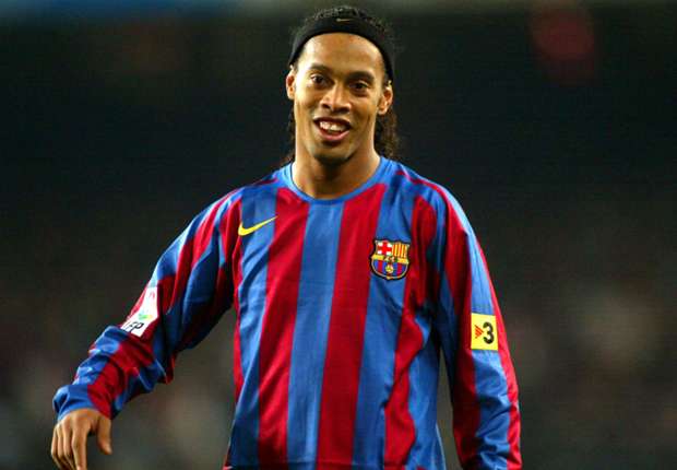 Ronaldinho estaría a un paso de 'volver' al Barcelona - Goal.com