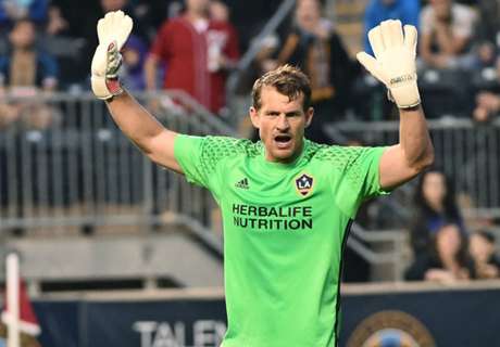Veteran goalkeeper Kennedy retires