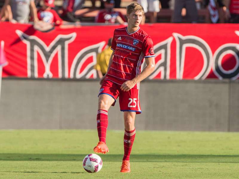 Walker Zimmerman wins Goal USA's 2016 MLS Defender of the Year award