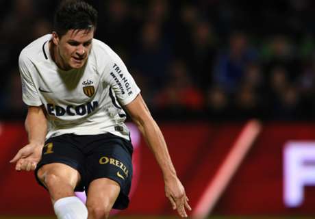 Monaco goleó 7-0 con dos de Carrillo