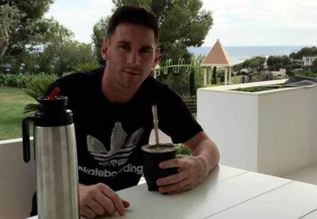 Résultats de recherche d'images pour &laquo;&nbsp;leo messi tomando mate&nbsp;&raquo;
