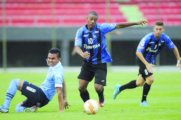 bolivar-frente-a-liverpool_yj2fzm2lz9jv1jsywoskk9zv3.jpg