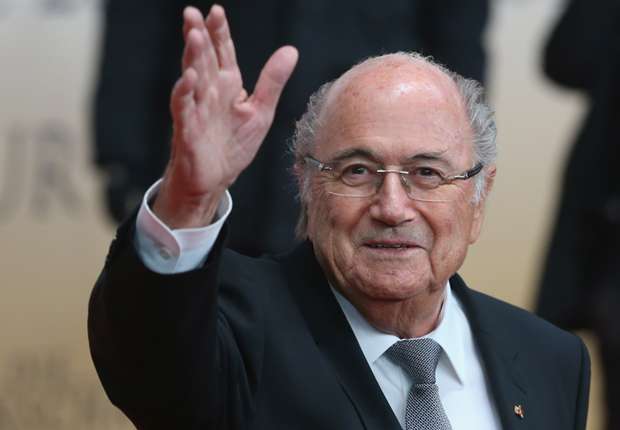 Blatter toma sua primeira decisão depois da reeleição