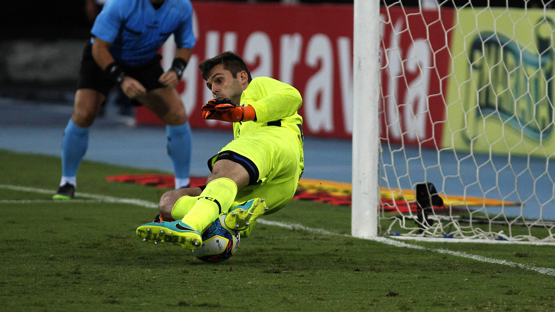 http://images.performgroup.com/di/library/Goal_Brasil/73/b5/julio-cesar-fluminense-x-flamengo-carioca-05-03-17_cmpy5b09ju571na8i6ykjvmux.jpg