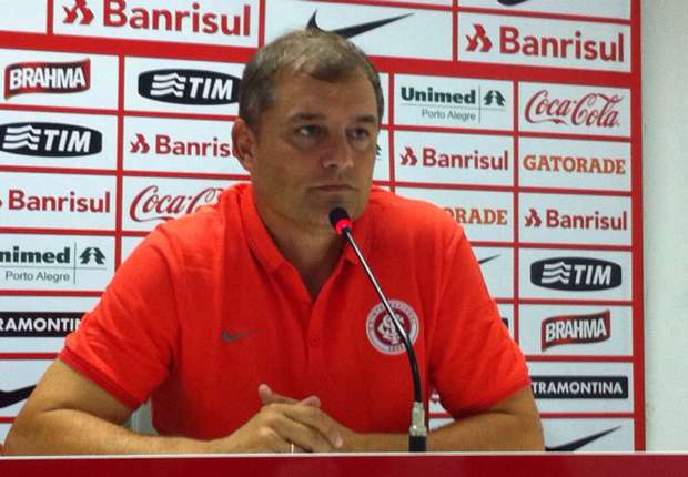 [OFF] Diego Aguirre deixa o Internacional e trocas no Campeonato Brasileiro de 2015 já superam as do ano passado, após 16 rodadas