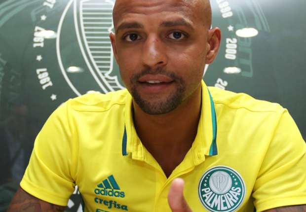 Felipe Melo participa de treinamento com os reservas na Academia