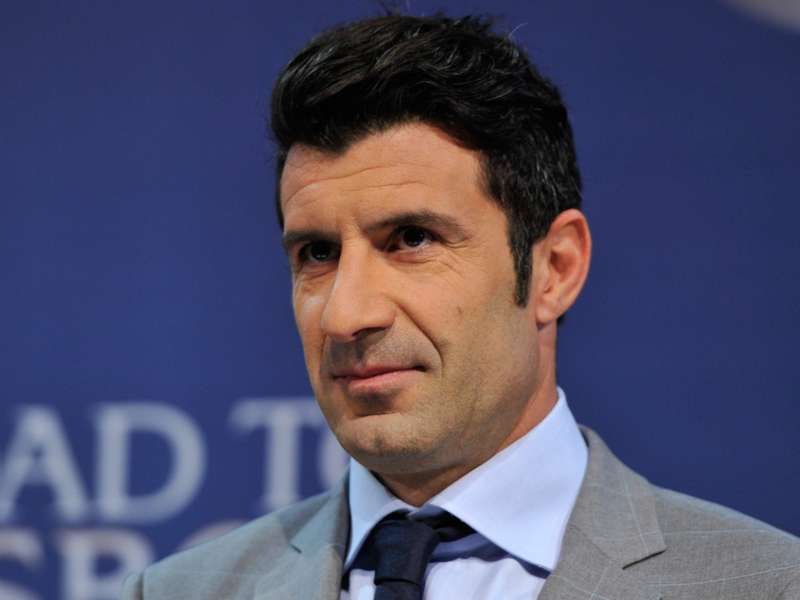Figo foi eleito o melhor jogador do mundo pela Fifa em 2001