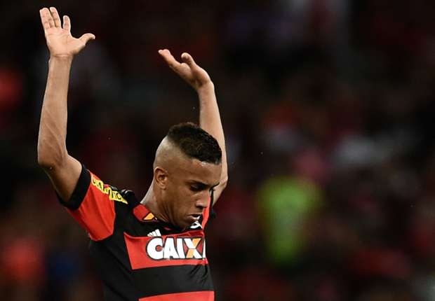 Quais funções De la Cruz, alvo do Flamengo, pode exercer sob o comando de  Tite?