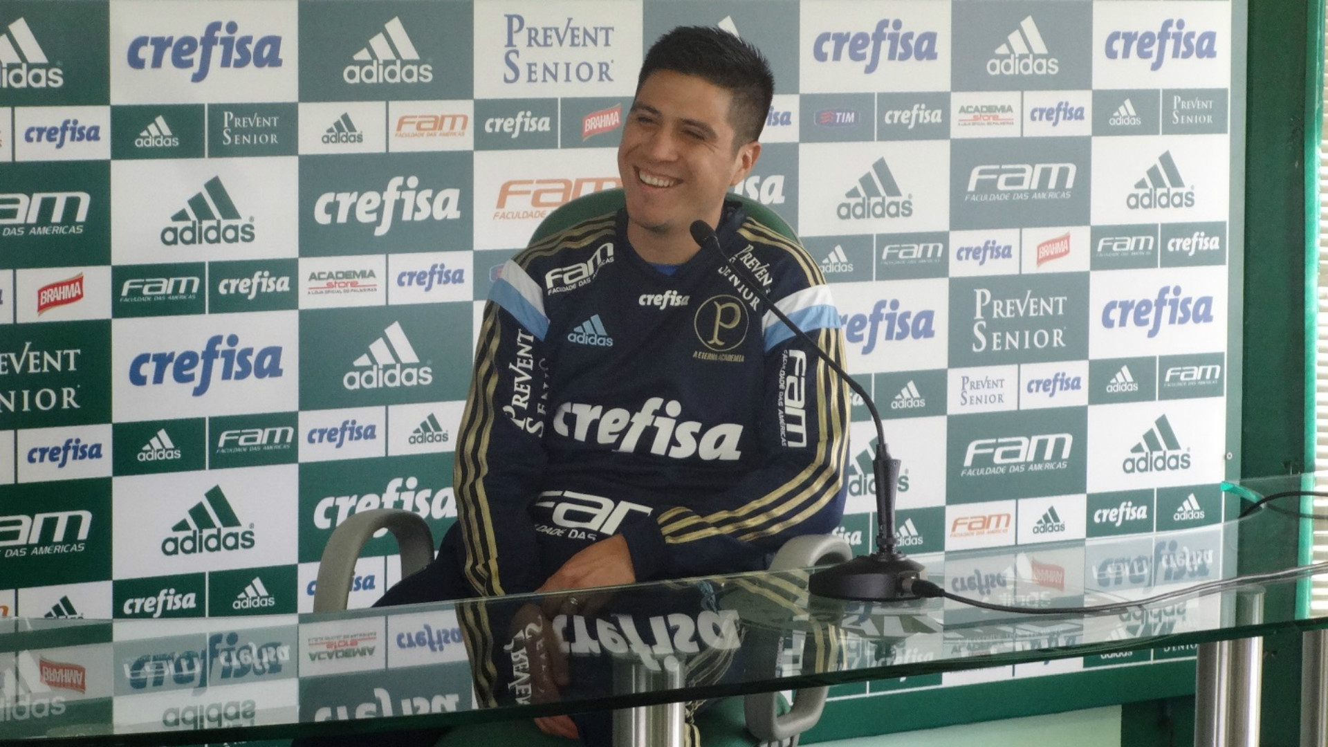 Sem espaço com Cuca, Cristaldo deve acertar transferência para equipe do México 