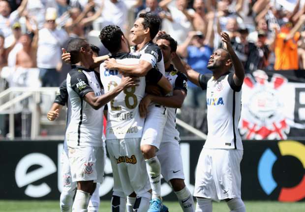 Jogadores do Corinthians comemoram ‘melhor jogo ano’